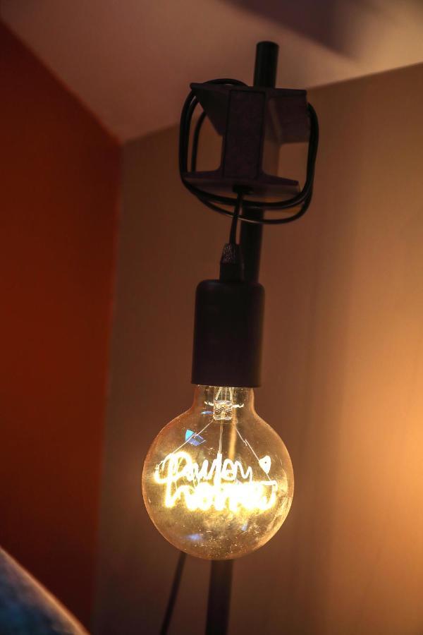 Style Industriel Aux Bords De La Loire Appartement *